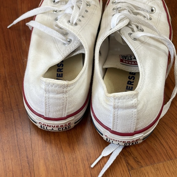 White converse - Picture 3 of 4